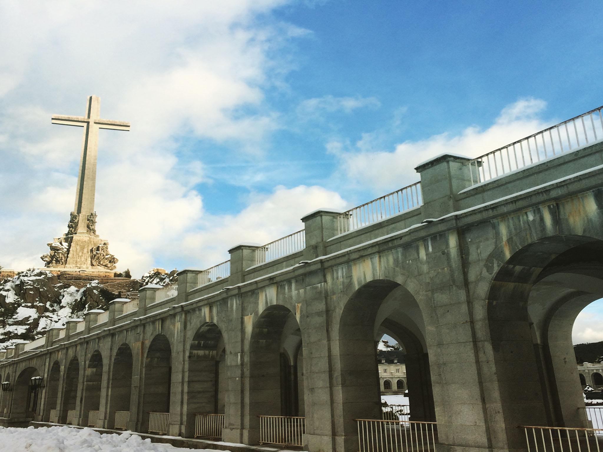 Отель Hospederia Santa Cruz Сан-Лоренсо-де-Эль-Эскориаль Экстерьер фото